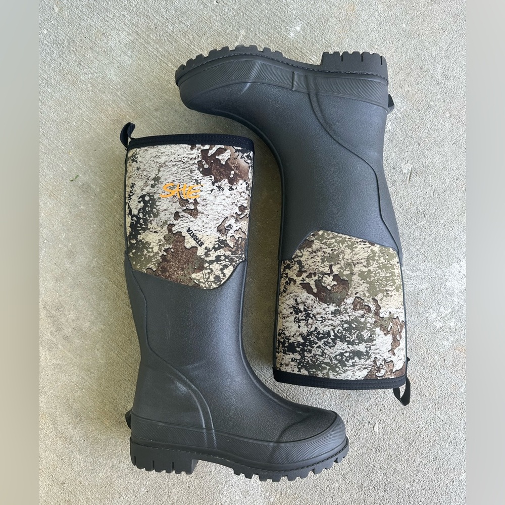 SHE Muckboots Rainboots EUC W6